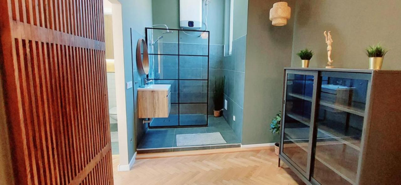 A+ Budapest Downtown Apartments Akacfa Ngoại thất bức ảnh
